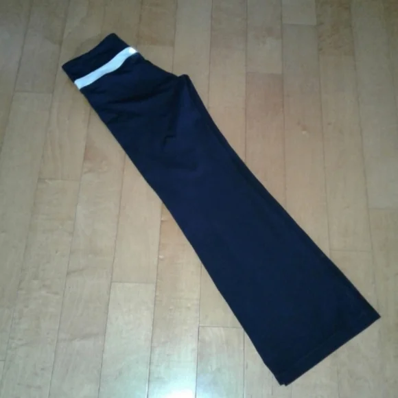 Lululemon Groove Flare Yoga leggings jogger sweat-Pant sz 8 Black white band - Picture 6 of 9